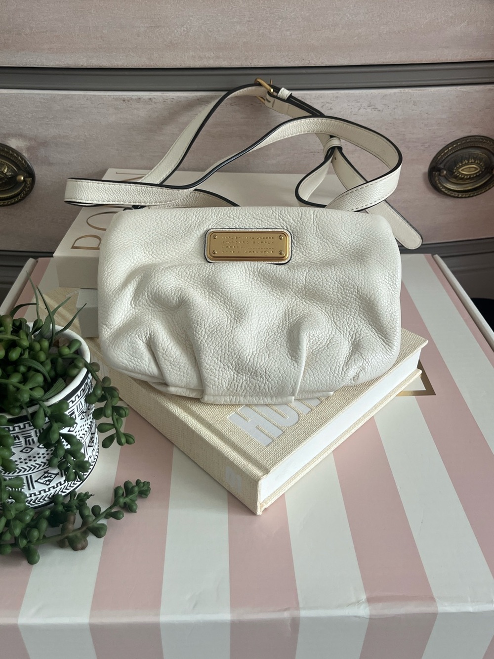 Marc by Marc Jacobs Classic Q Percy Leather Crossbody Bag cream white gold